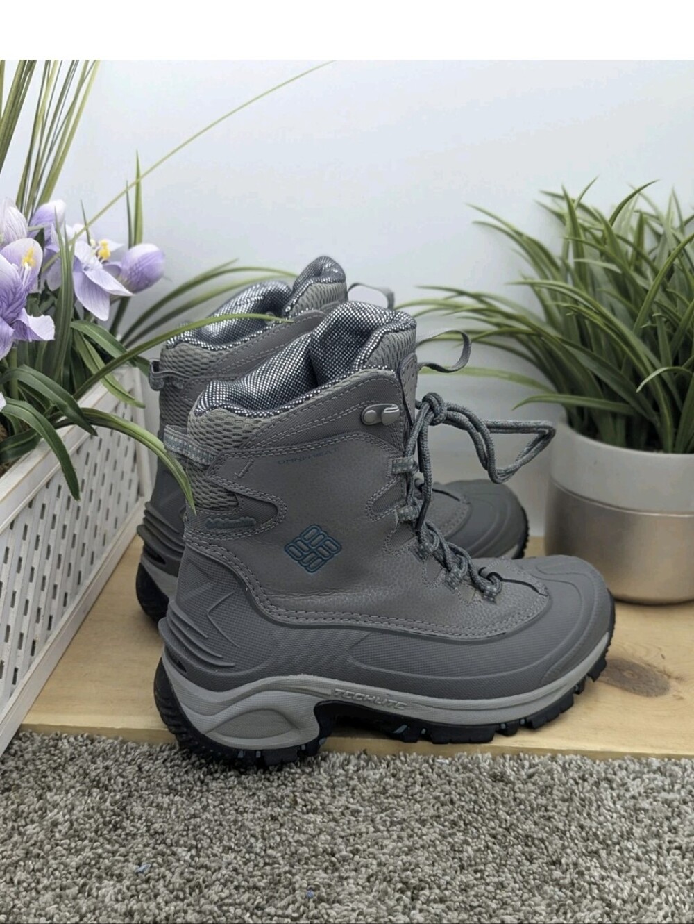 Columbia Omni Heat Techlite Snow Boots Women 8 Gray Hiking Waterproof YL5383
